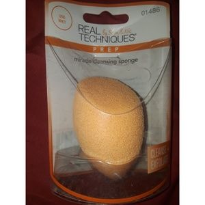 Real techniques cleansing sponge